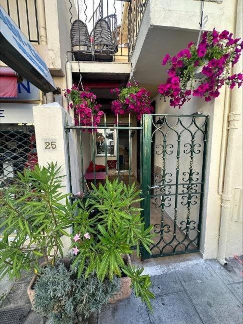Albergue Crew Key West Antibes Exterior foto